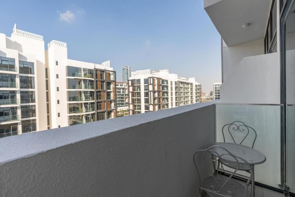 In Azizi Riviera 32 - Apartment Dubai