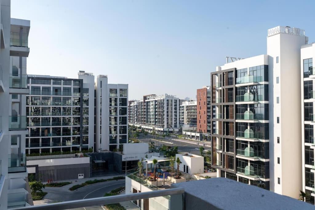 In Azizi Riviera 32 - Dubai